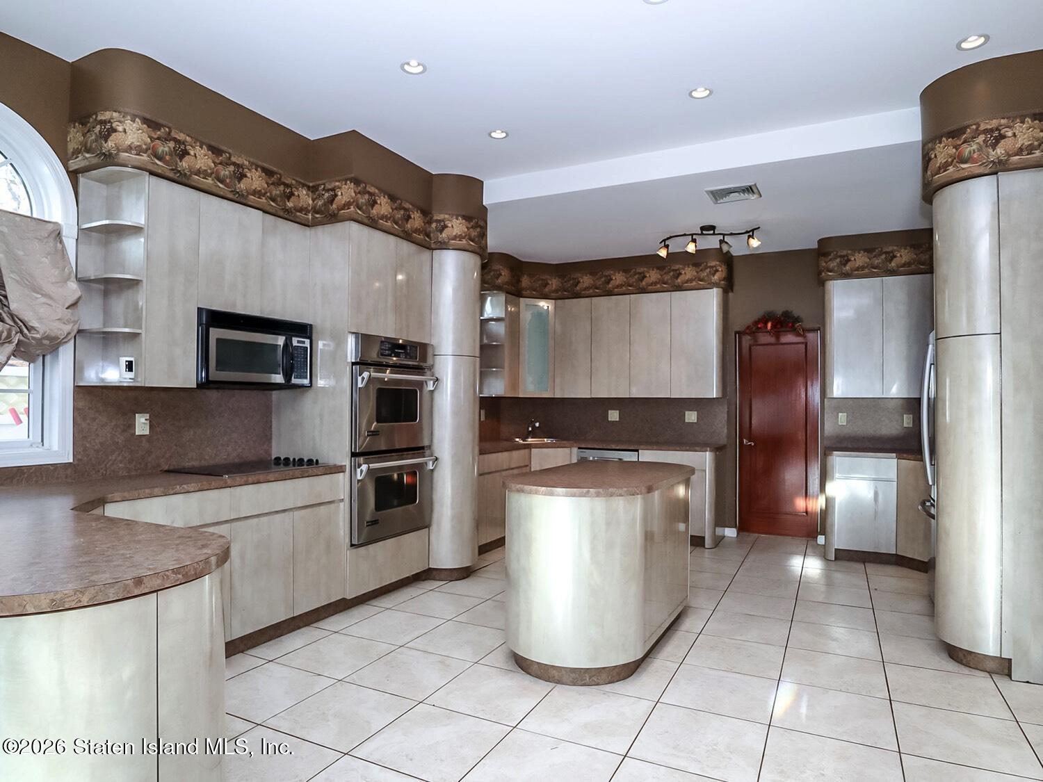 39 Hasbrouck Road Staten Island, NY 10304 - Photo 15 of 64 IMG_7308