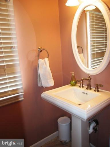 7516 Sebago Road Bethesda, MD 20817 - Photo 20 of 30 Powder Room Lower Level