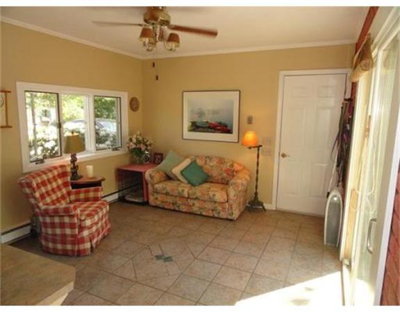 471 Bay Road Amherst, MA 01002 - Photo 12 of 30 a living room with furniture and a rug