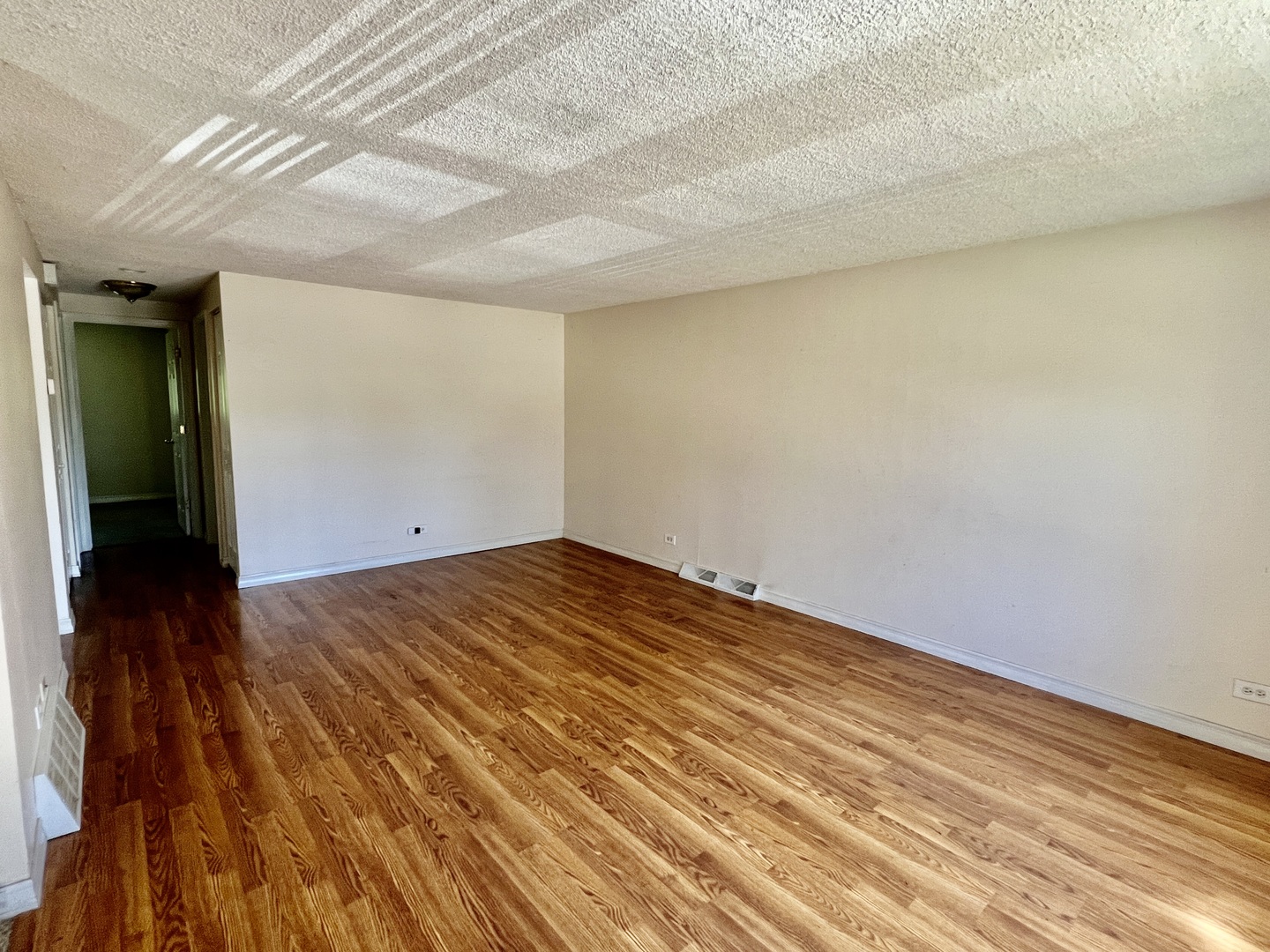 125 Springinsguth Road Schaumburg, IL 60193 - Photo 5 of 18 Gallery Image 5