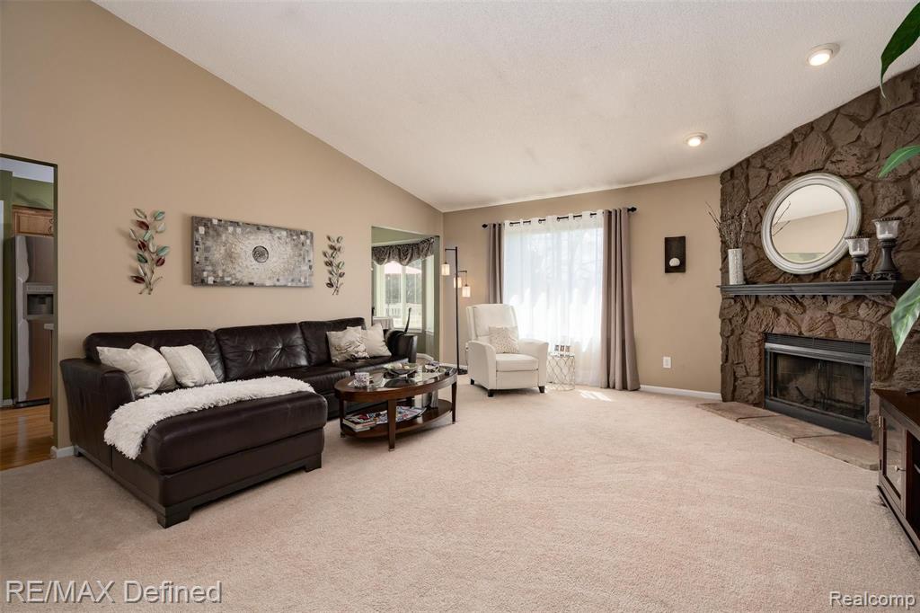 81 Foxboro Drive Rochester Hills, MI 48309 - Photo 10 of 34
