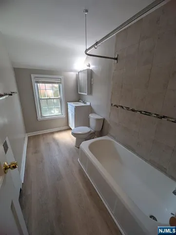 $2,495 | 715 Cedar Lane, Teaneck, NJ 07666