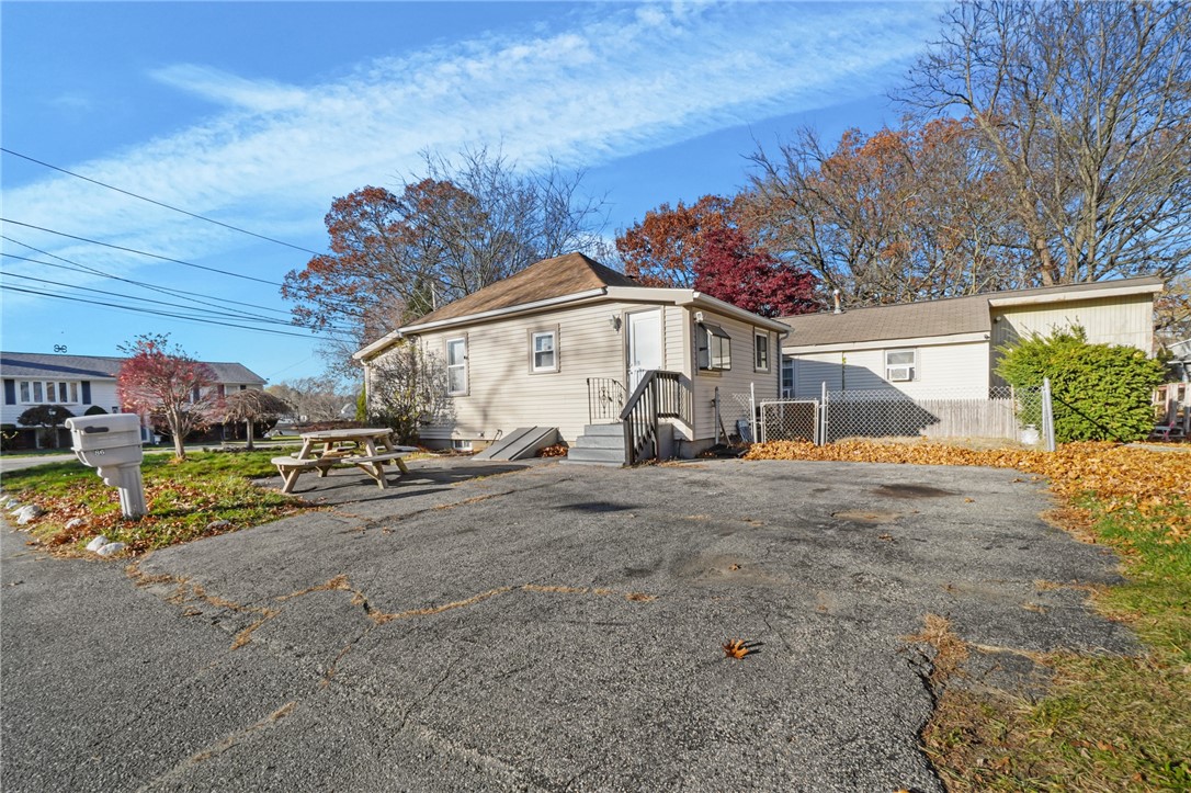 86 Glen Drive Warwick, RI 02889 - Photo 5 of 21