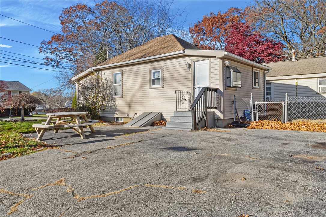 86 Glen Drive Warwick, RI 02889 - Photo 6 of 21