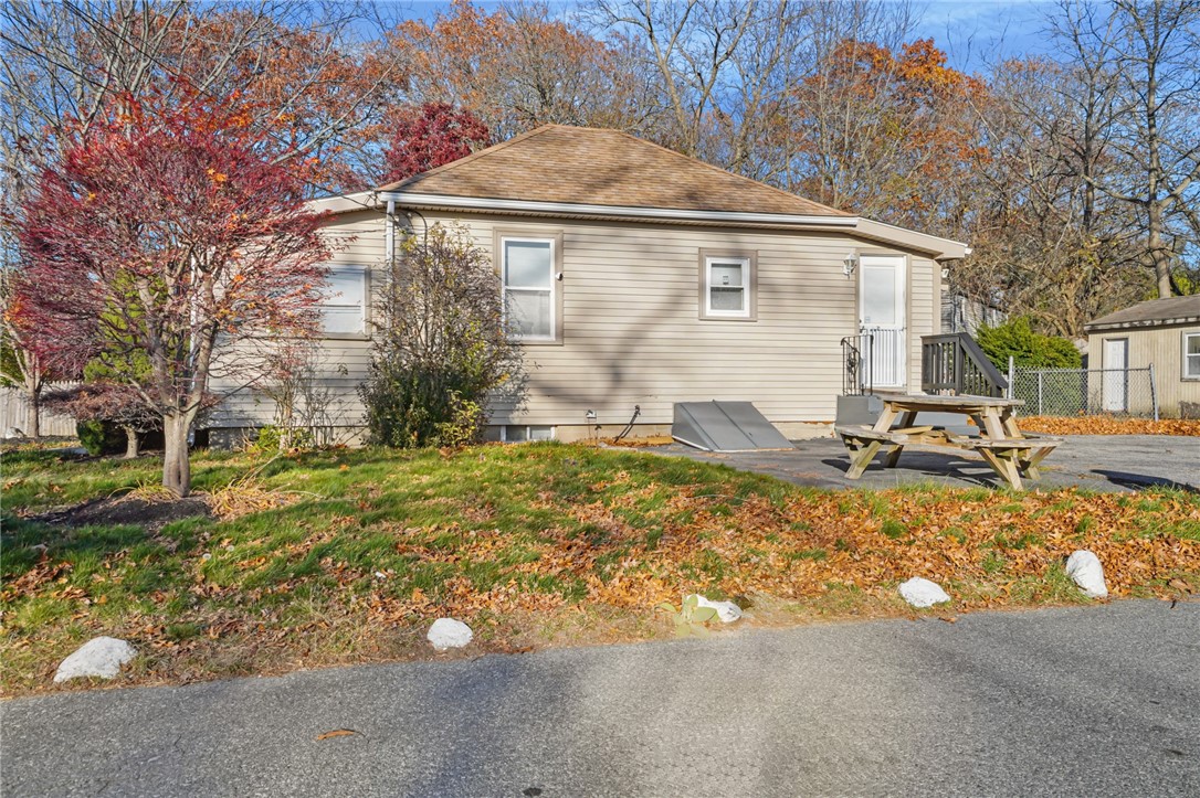 86 Glen Drive Warwick, RI 02889 - Photo 9 of 21