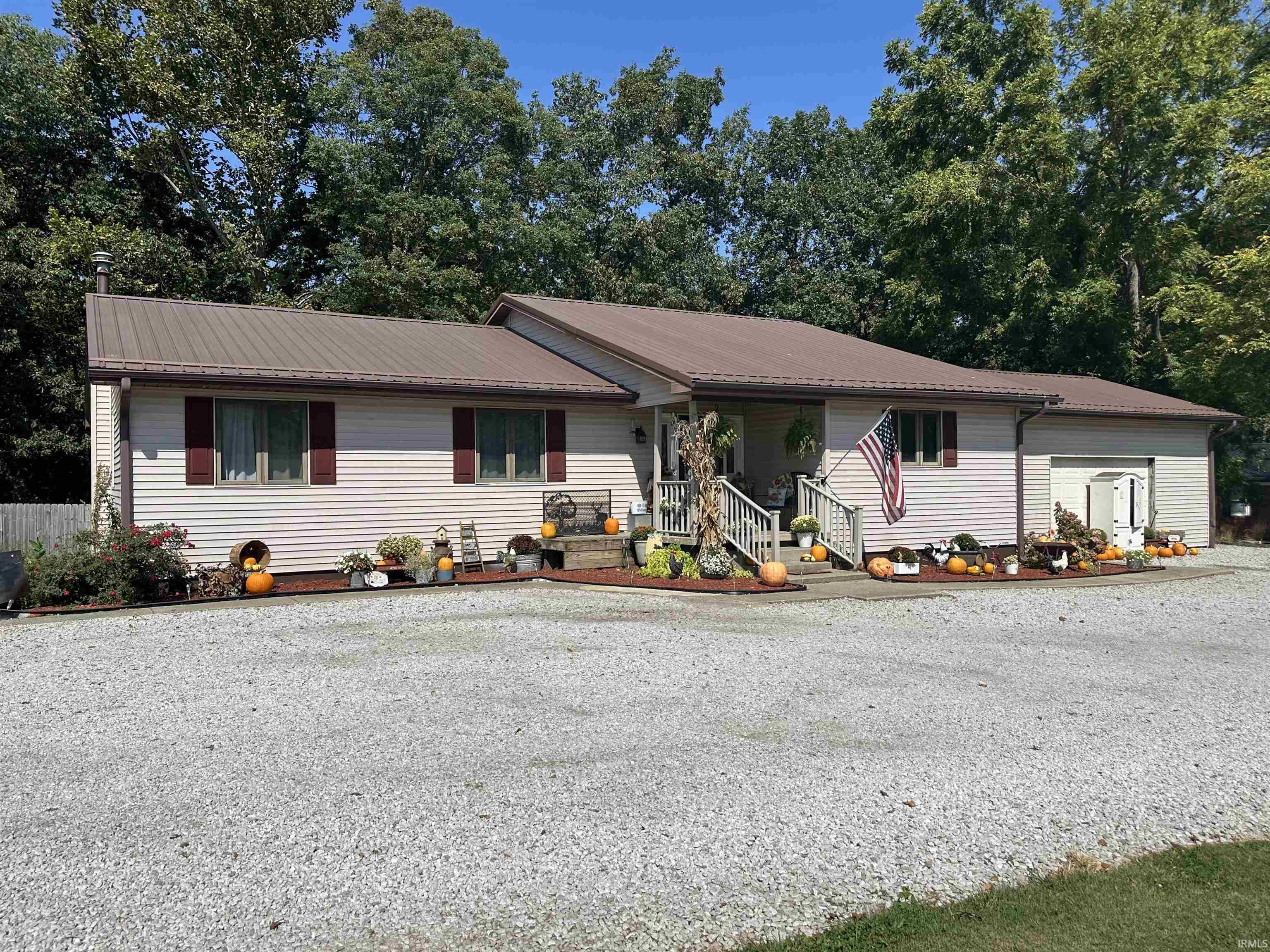 684 East Bonebrake Road Veedersburg, IN 47987 - Photo 2 of 32