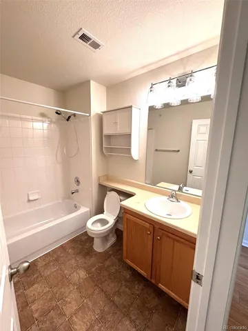 $1,800 | 7440 South Blackhawk Street, Unit 204, Englewood, CO 80112