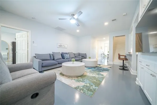 $660,000 | 355 Evergreen Trail, Cedar Hill, TX 75104