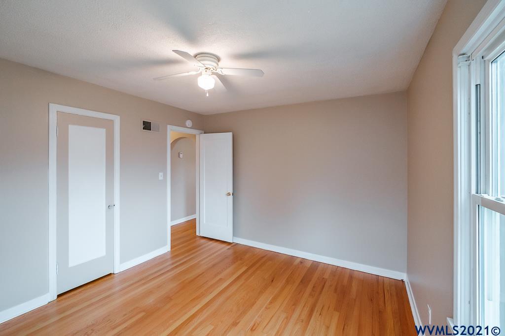 1094 Southwest 14th Avenue Albany, OR 97321 - Photo 8 of 32