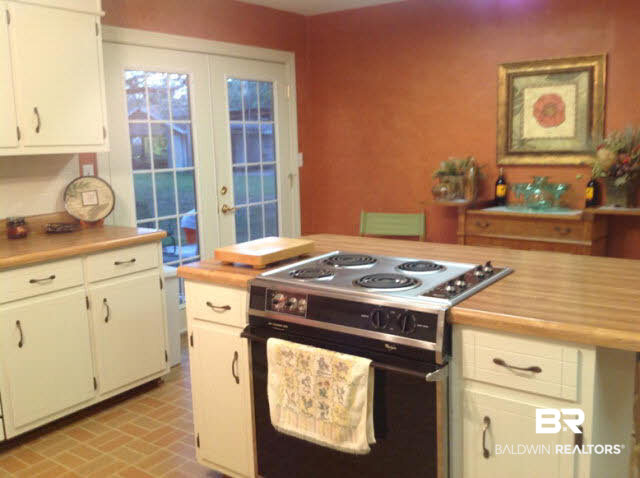 8225 Mobile Avenue Elberta, AL 36530 - Photo 9 of 13