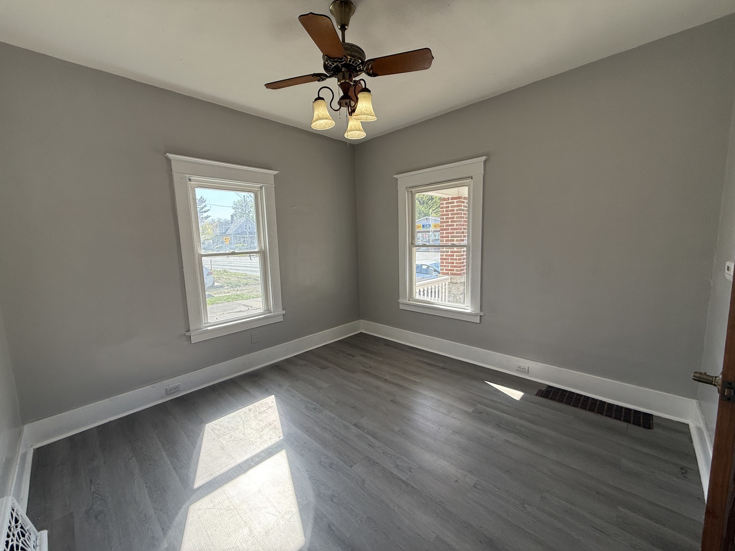 4315 4th Avenue Moline, IL 61265 - Photo 5 of 15