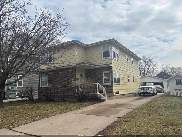 $299,900 | 919 Bismarck Avenue, Oshkosh, WI 54902