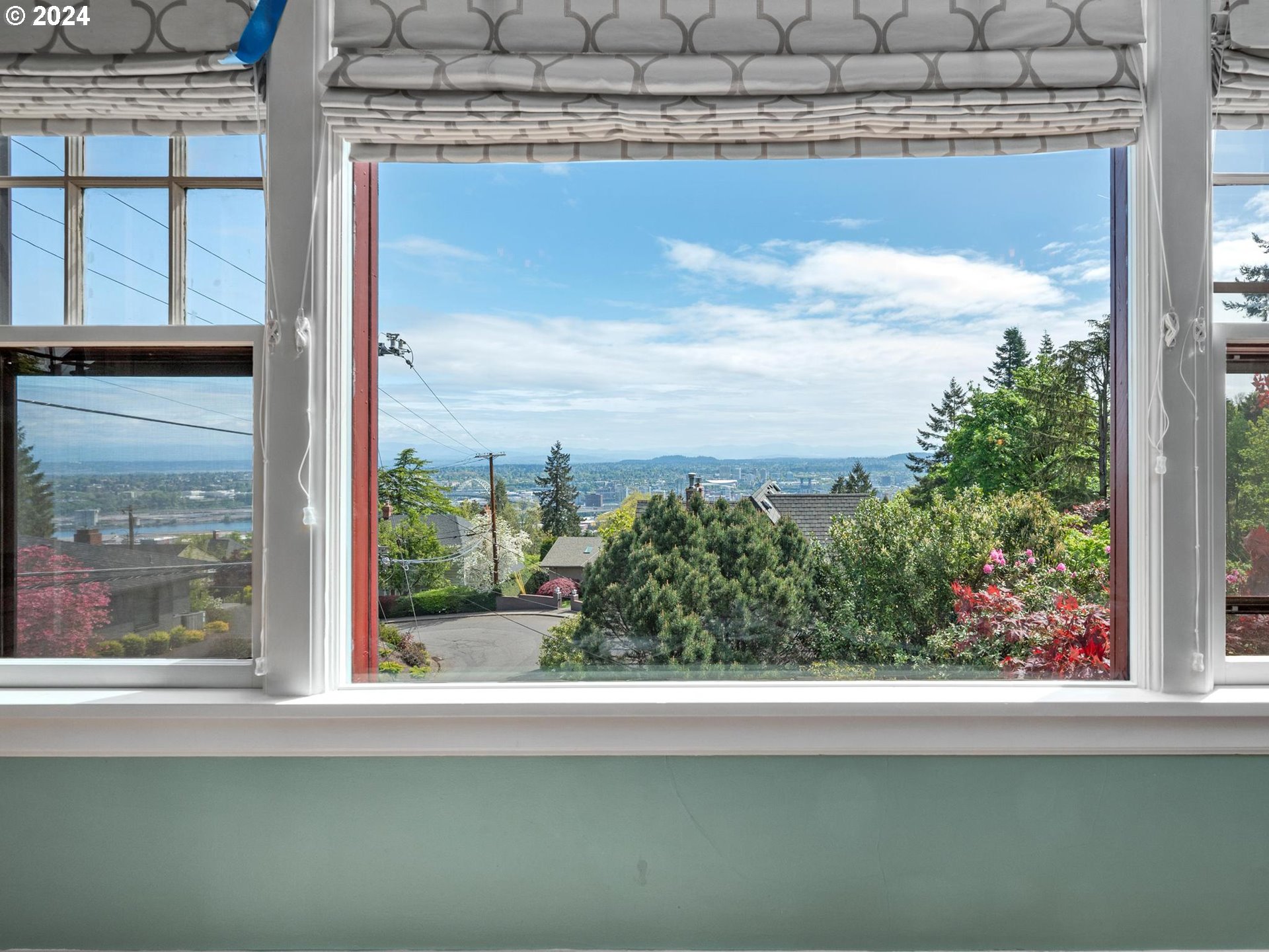 758 Northwest Powhatan Terrace Portland, OR 97210 - Photo 27 of 48 a view of a window