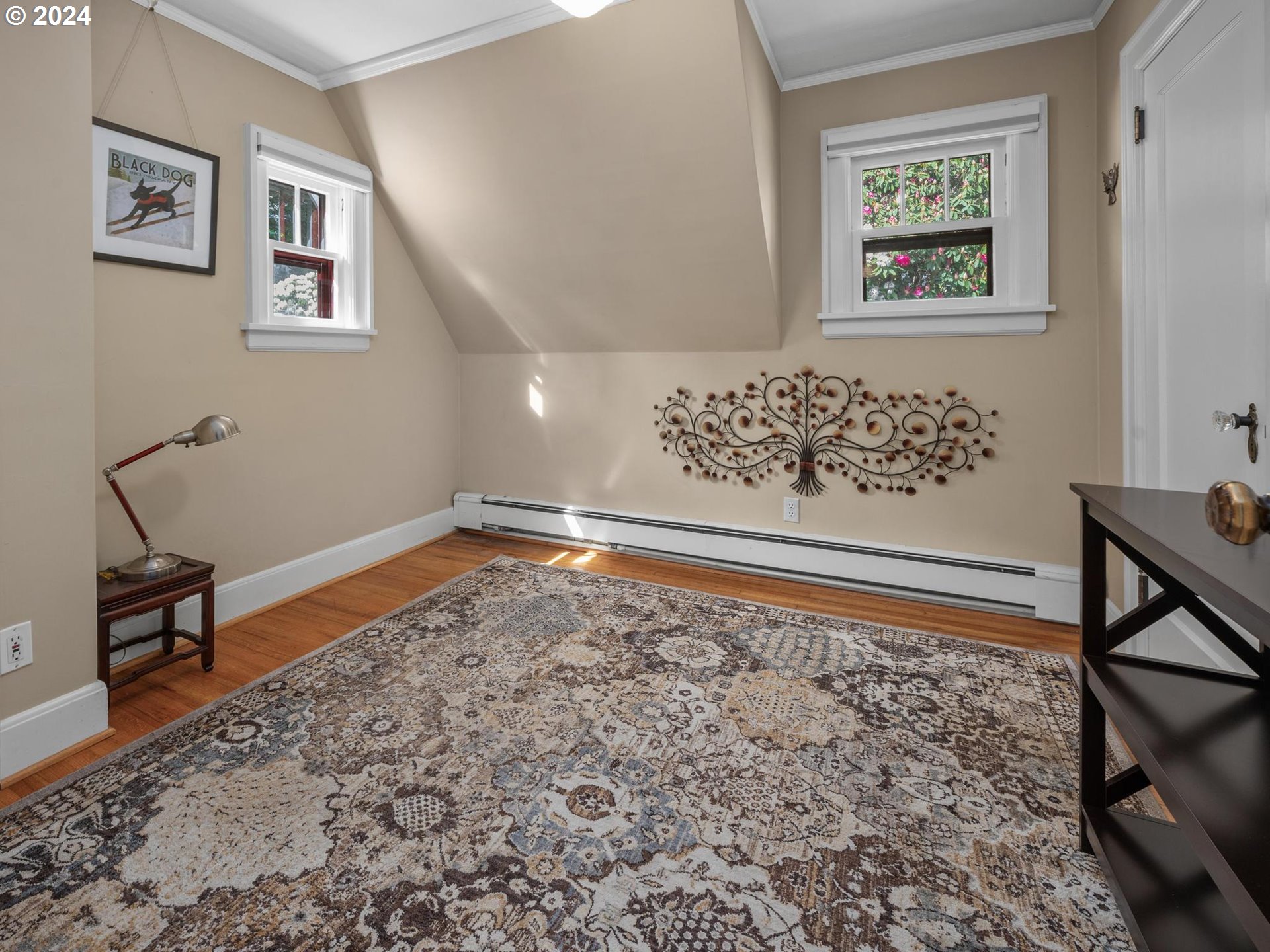 758 Northwest Powhatan Terrace Portland, OR 97210 - Photo 31 of 48 a living room with a couch