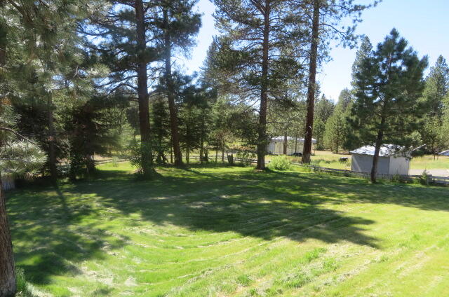 39209 9 Mile Road Chiloquin, OR 97624 - Photo 2 of 34 front yard