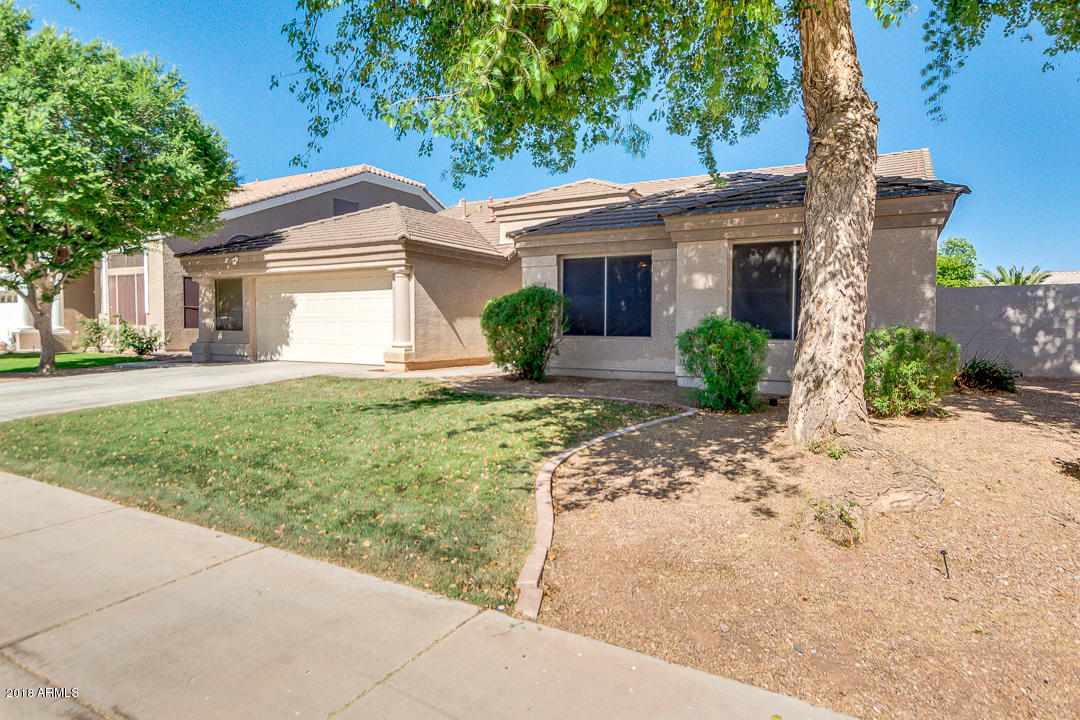 1019 South Roles Drive Gilbert, AZ 85296 - Photo 3 of 38 03-Roles_
