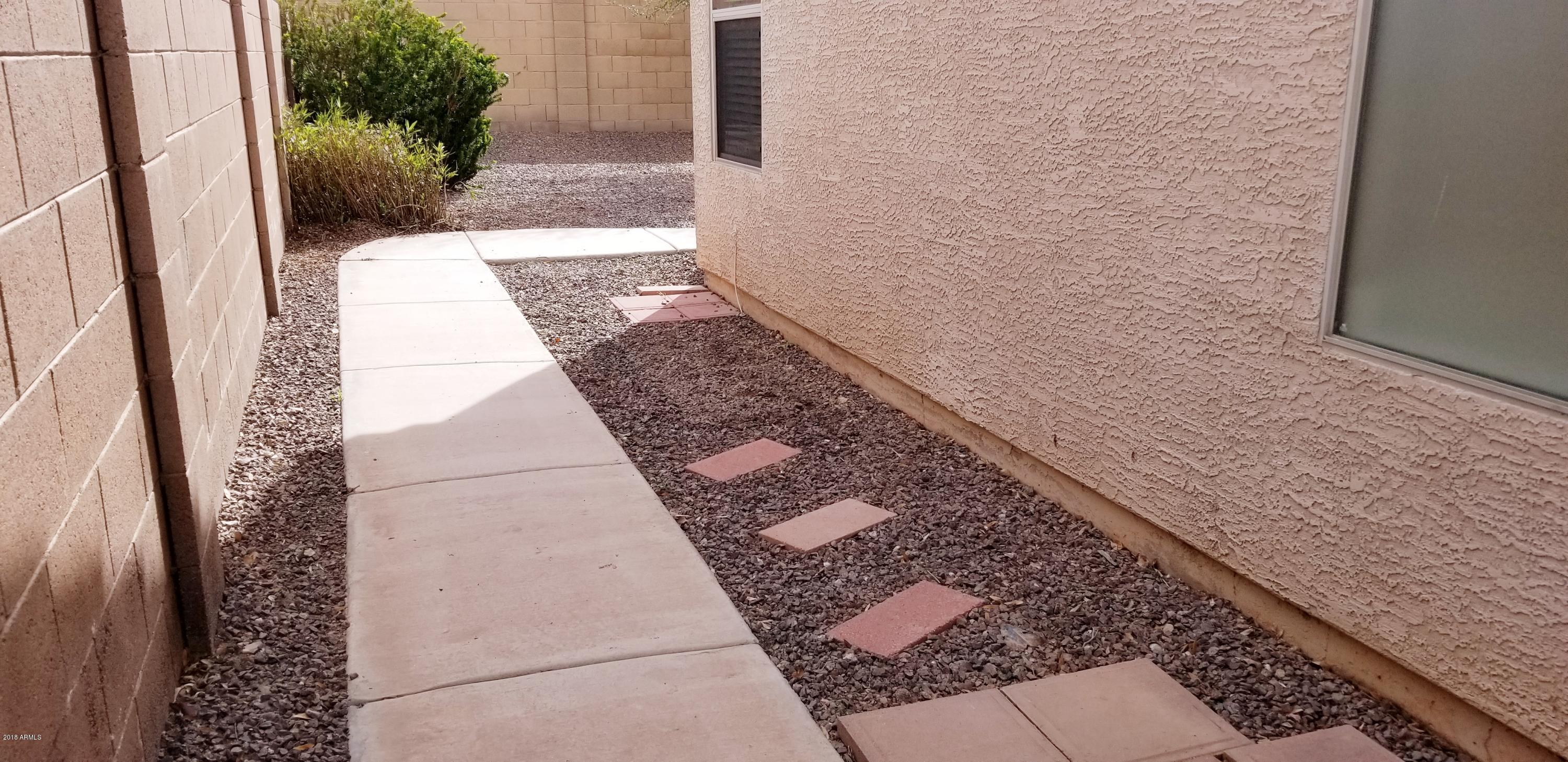 1019 South Roles Drive Gilbert, AZ 85296 - Photo 34 of 38 20180324_095706
