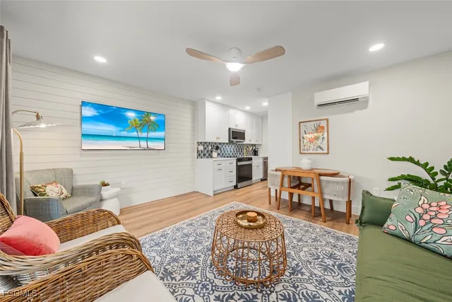 $299,000 | 409 East Gulf Drive, Unit 17, Sanibel, FL 33957