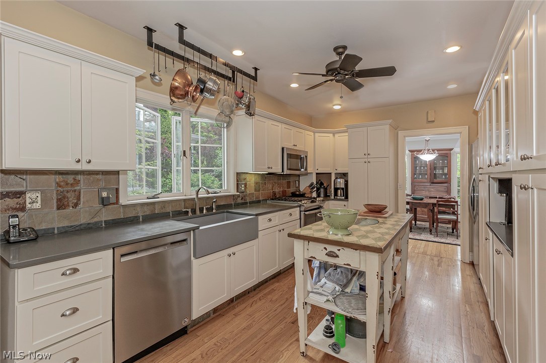 3095 Fairfax Road Cleveland, OH 44118 - Photo 4 of 35