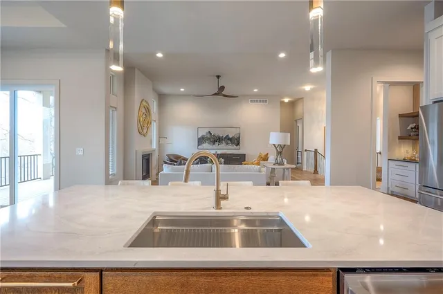 $849,900 | 8200 West Lake Drive, Parkville, MO 64152