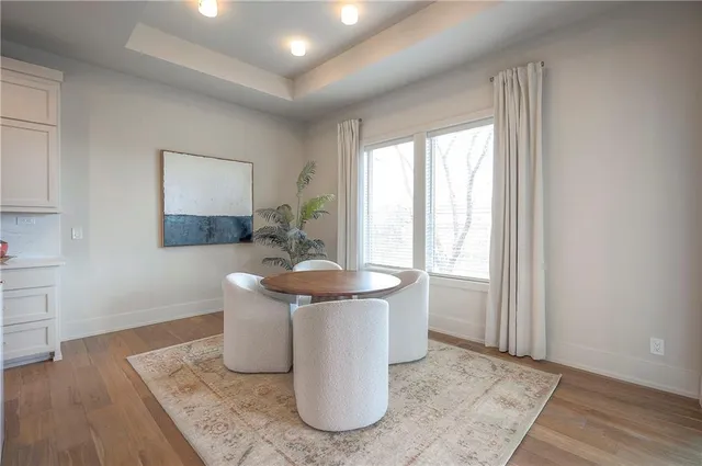 $849,900 | 8200 West Lake Drive, Parkville, MO 64152