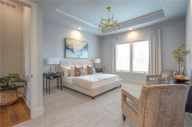 $849,900 | 8200 West Lake Drive, Parkville, MO 64152