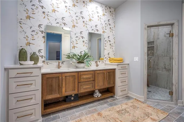 $849,900 | 8200 West Lake Drive, Parkville, MO 64152