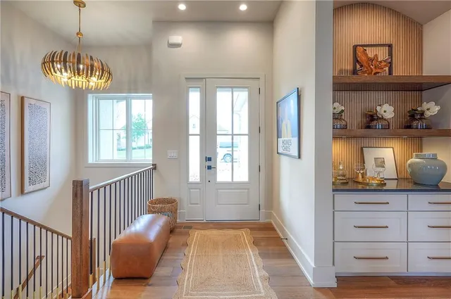 $849,900 | 8200 West Lake Drive, Parkville, MO 64152