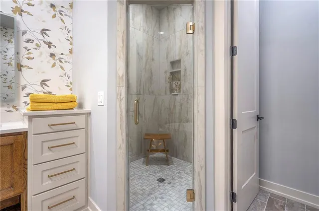 $849,900 | 8200 West Lake Drive, Parkville, MO 64152