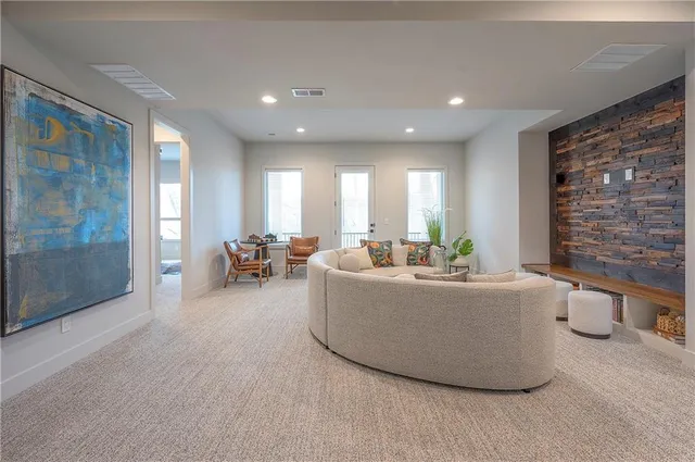 $849,900 | 8200 West Lake Drive, Parkville, MO 64152