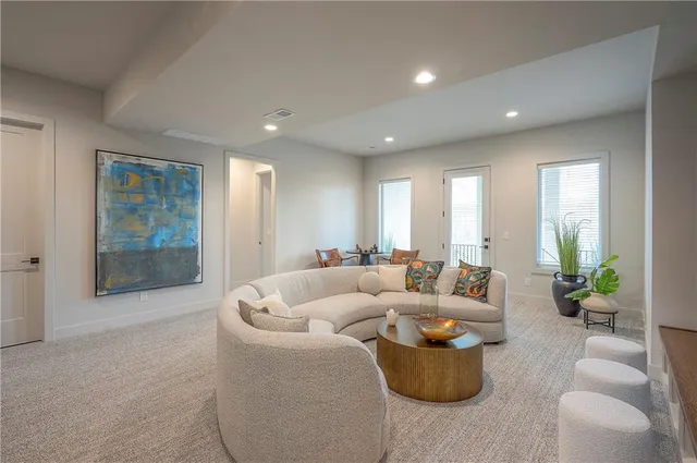 $849,900 | 8200 West Lake Drive, Parkville, MO 64152