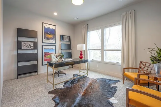 $849,900 | 8200 West Lake Drive, Parkville, MO 64152