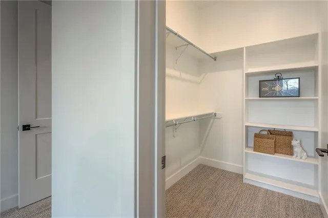 $849,900 | 8200 West Lake Drive, Parkville, MO 64152