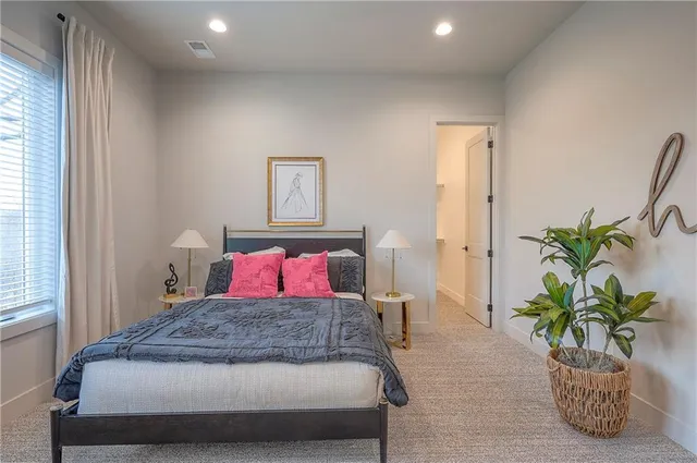 $849,900 | 8200 West Lake Drive, Parkville, MO 64152