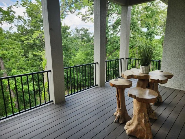 $849,900 | 8200 West Lake Drive, Parkville, MO 64152