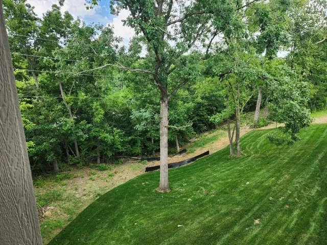 $849,900 | 8200 West Lake Drive, Parkville, MO 64152