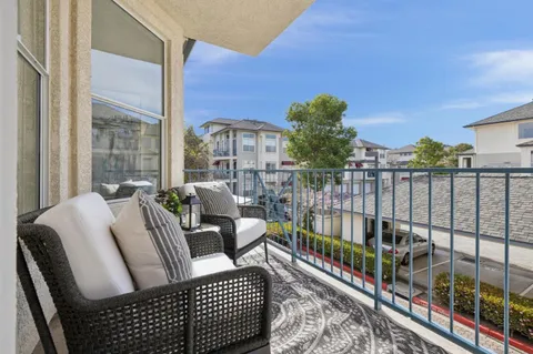 $988,000 | 100 Baltic Circle, Unit 128, Redwood City, CA 94065