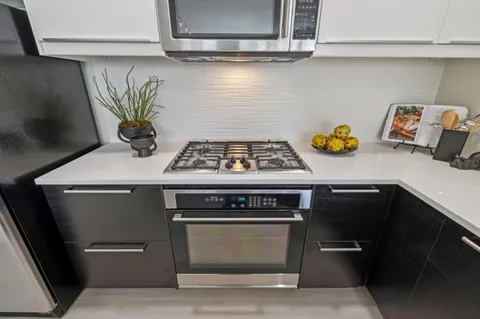 $988,000 | 100 Baltic Circle, Unit 128, Redwood City, CA 94065