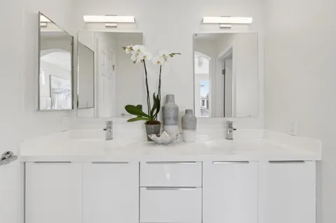 $988,000 | 100 Baltic Circle, Unit 128, Redwood City, CA 94065