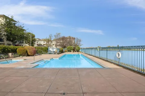 $988,000 | 100 Baltic Circle, Unit 128, Redwood City, CA 94065