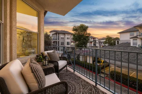 $988,000 | 100 Baltic Circle, Unit 128, Redwood City, CA 94065