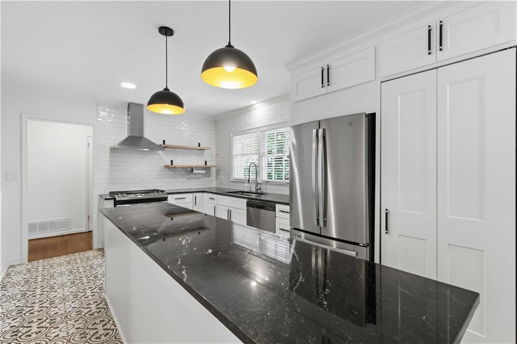 6748 Brandon Mill Road Northwest Sandy Springs, GA 30328 - Photo 8 of 43 Gallery Image 8