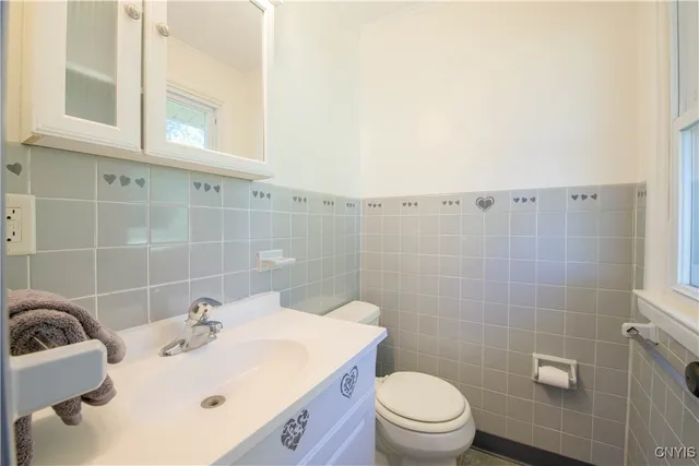 $2,995 | 1919 West Lake Road, Skaneateles, NY 13152