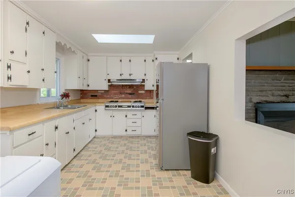 $2,995 | 1919 West Lake Road, Skaneateles, NY 13152