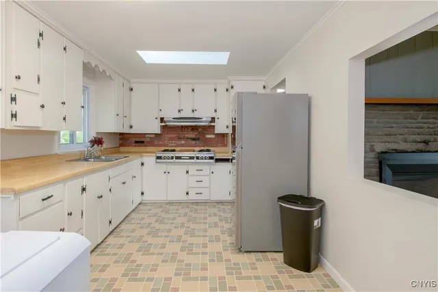 $2,995 | 1919 West Lake Road, Skaneateles, NY 13152