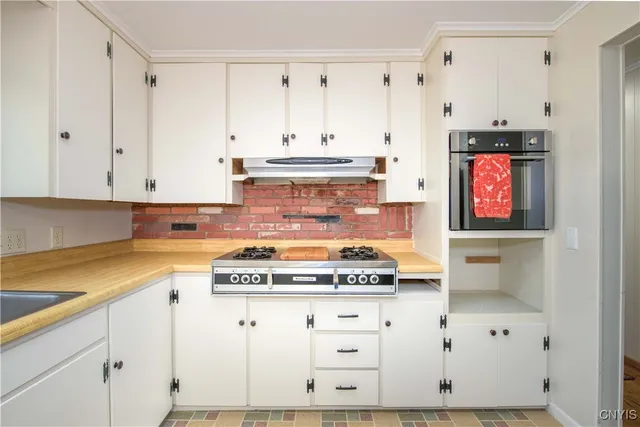 $2,995 | 1919 West Lake Road, Skaneateles, NY 13152