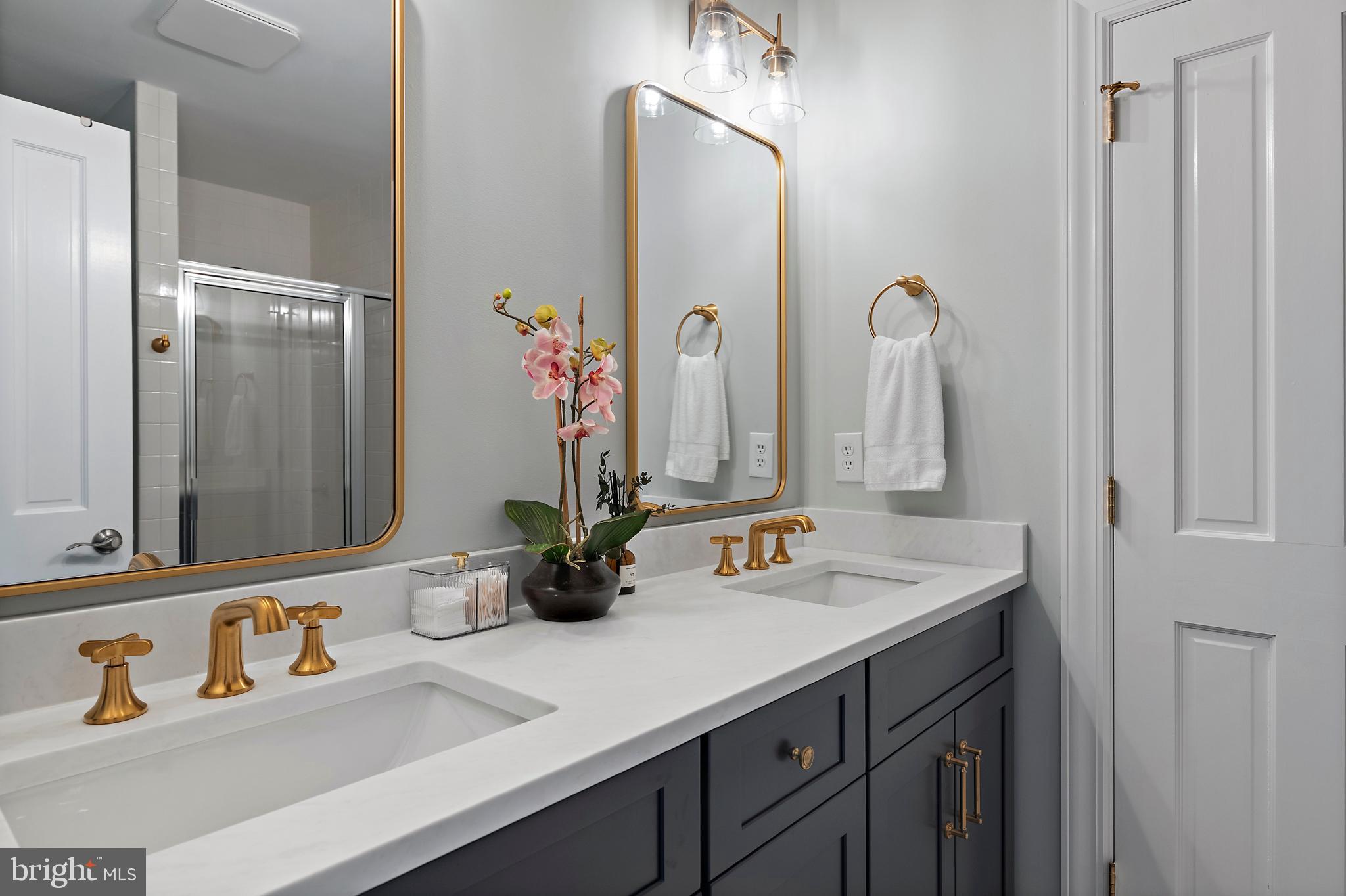 812 Coachway Annapolis, MD 21401 - Photo 38 of 75 Shared Bath for Bedrooms 2 and 3