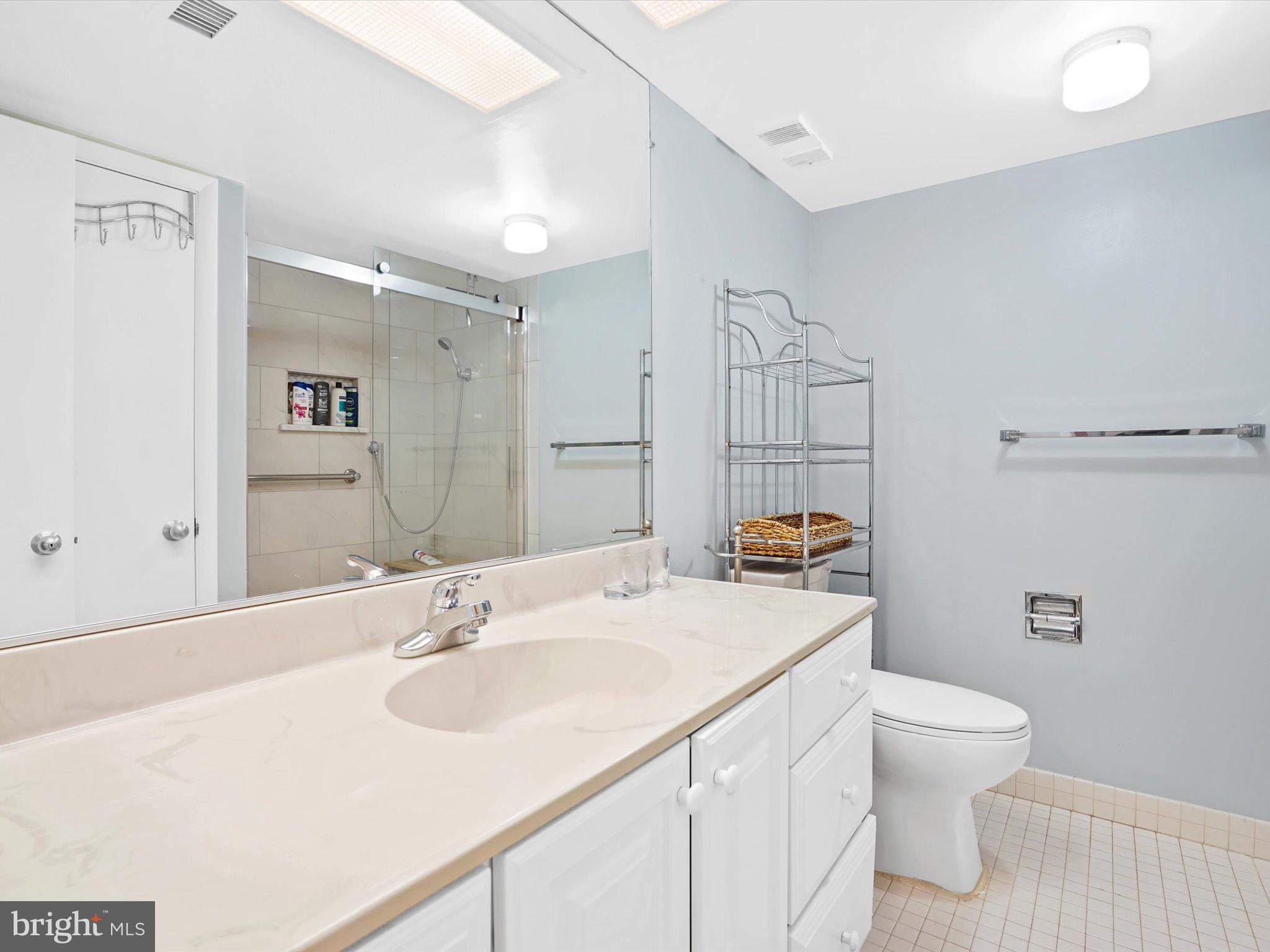5501 Seminary Road, Unit 605S Falls Church, VA 22041 - Photo 19 of 27