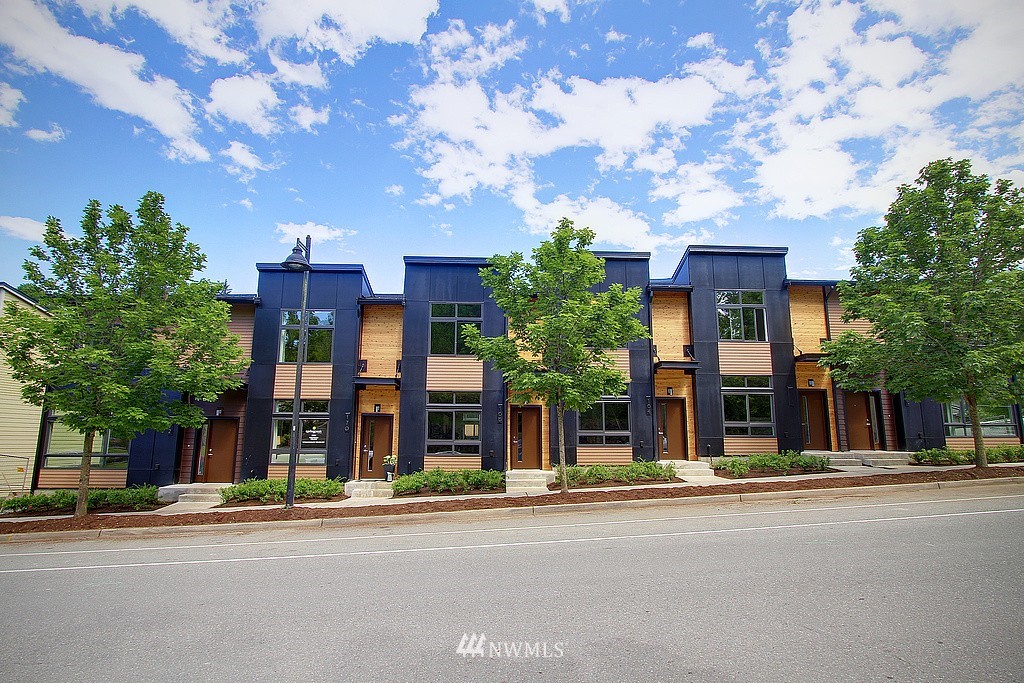 168 Sky Ridge Walk Northwest, Unit 11 Issaquah, WA 98027 - Photo 2 of 24
