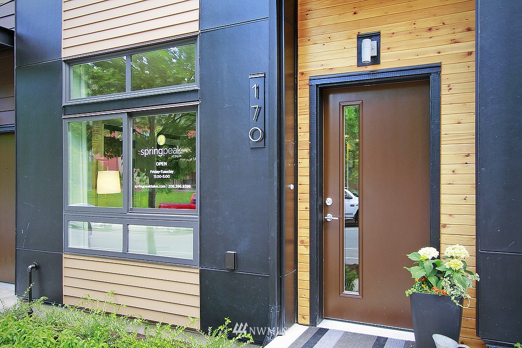 168 Sky Ridge Walk Northwest, Unit 11 Issaquah, WA 98027 - Photo 3 of 24